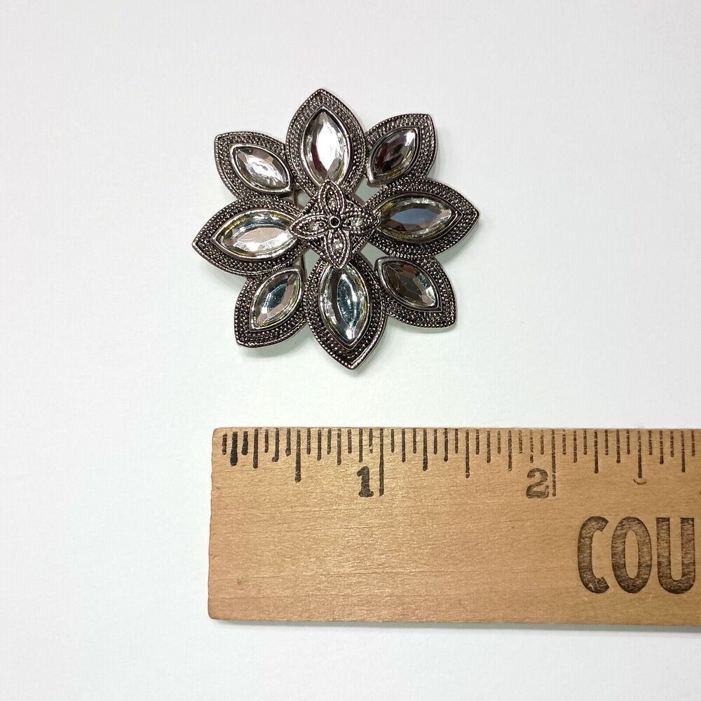 Silver Tone Petal Brooch Princess Cut Clear Gemstones Pin Art Deco Vintage - Picture 5 of 7